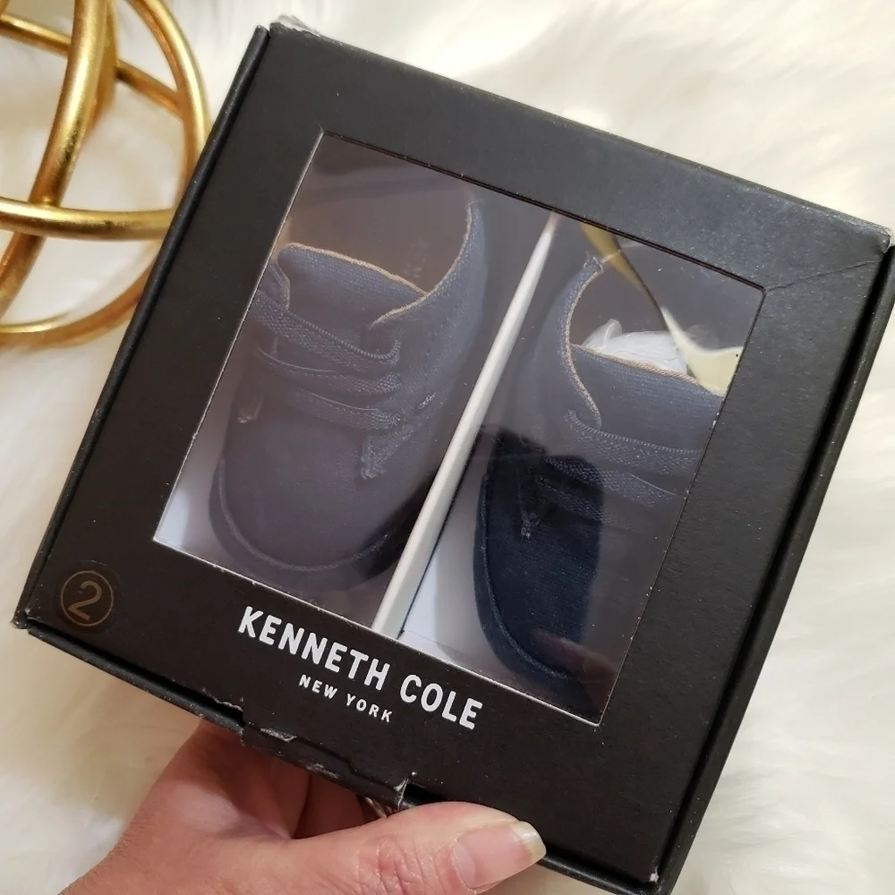 Kenneth Cole Blue Baby Real Deal shoes Size 2 ( 3- 6 Months )